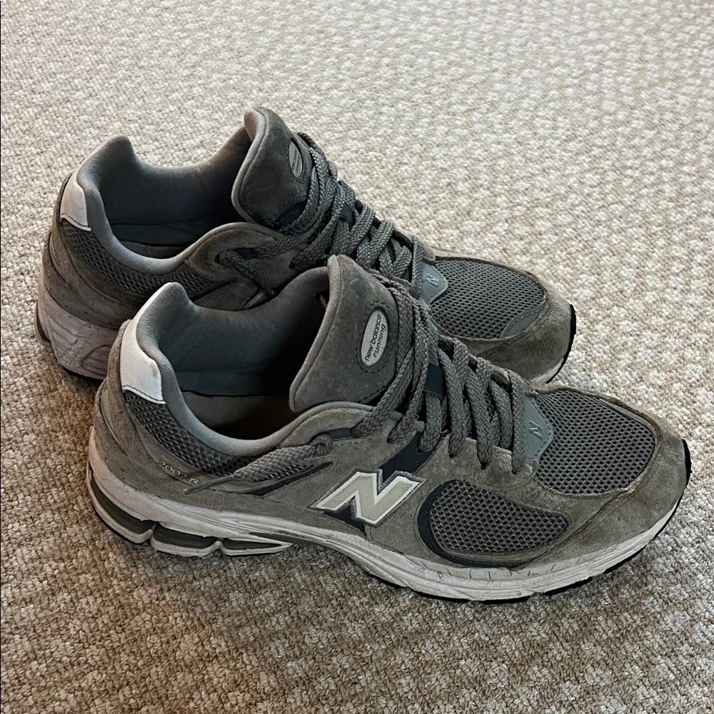 New Balance 2002R shoes, size 8.5 men’s or 10 women’s. Worn only a few times.